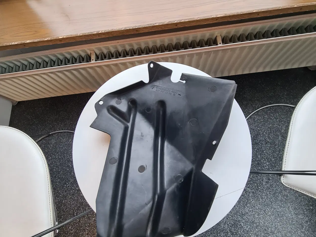 Billede 1 - Sprøjt  plade  ved v forhjul  Mercedes  T1  