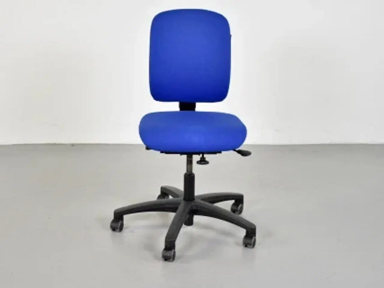 Billede 1 - Savo kontorstol med blåt polster og sort stel