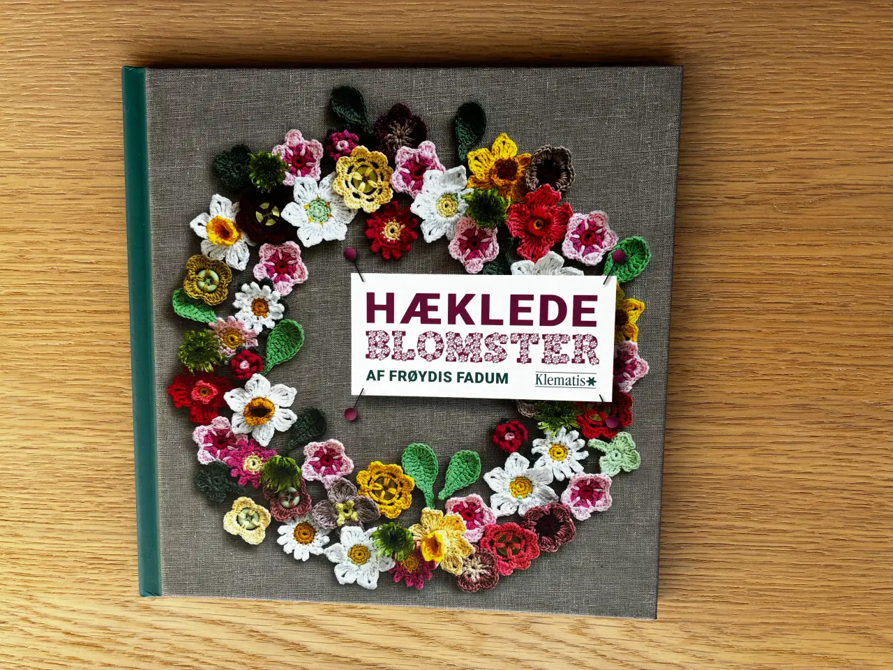Billede 1 - HÆKLEDE BLOMSTER af Frøydis Fadum