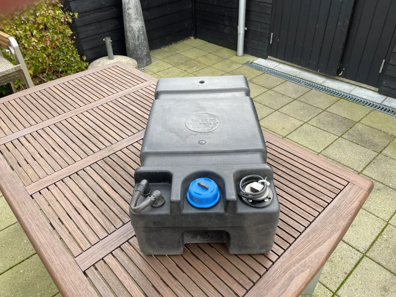 Billede 2 - Brændstoftank 45 liter, mål: H 22 cm L 65 cm B