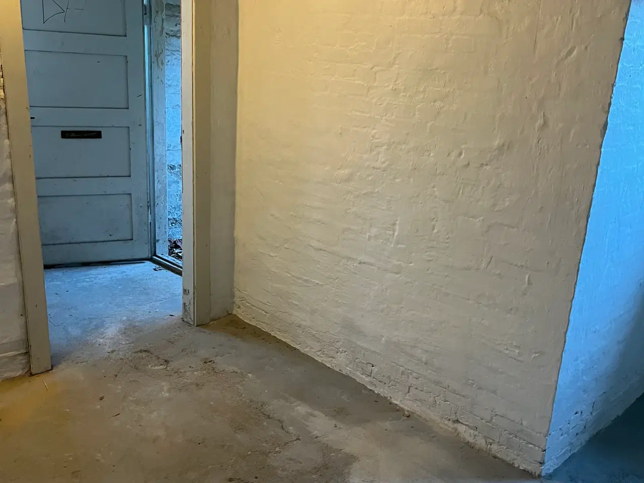 Billede 1 - Lagerlokale i Hellerup til møbel opbevaring