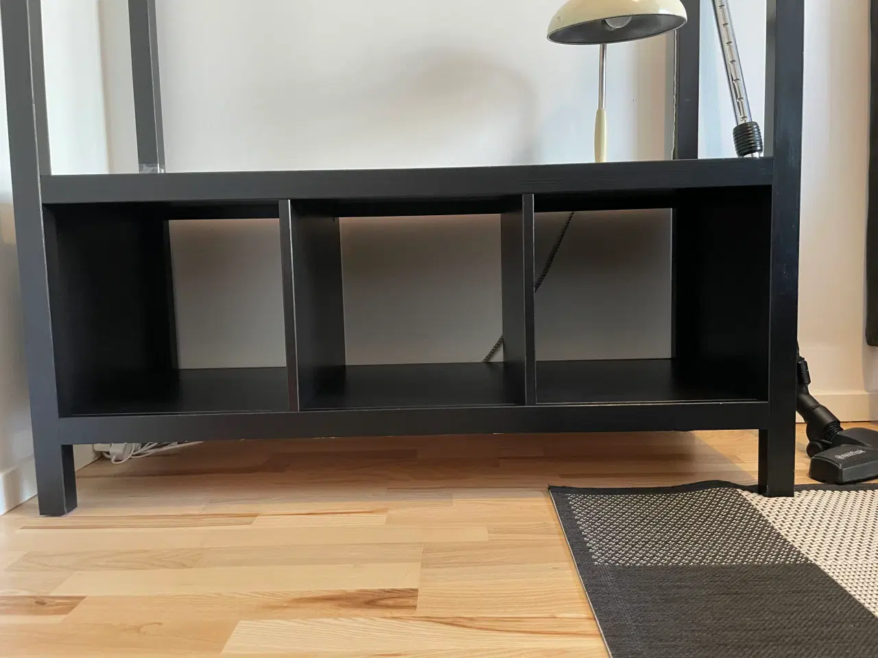 Billede 2 - IKEA garderobestativ med hylder og topplade – pæn 