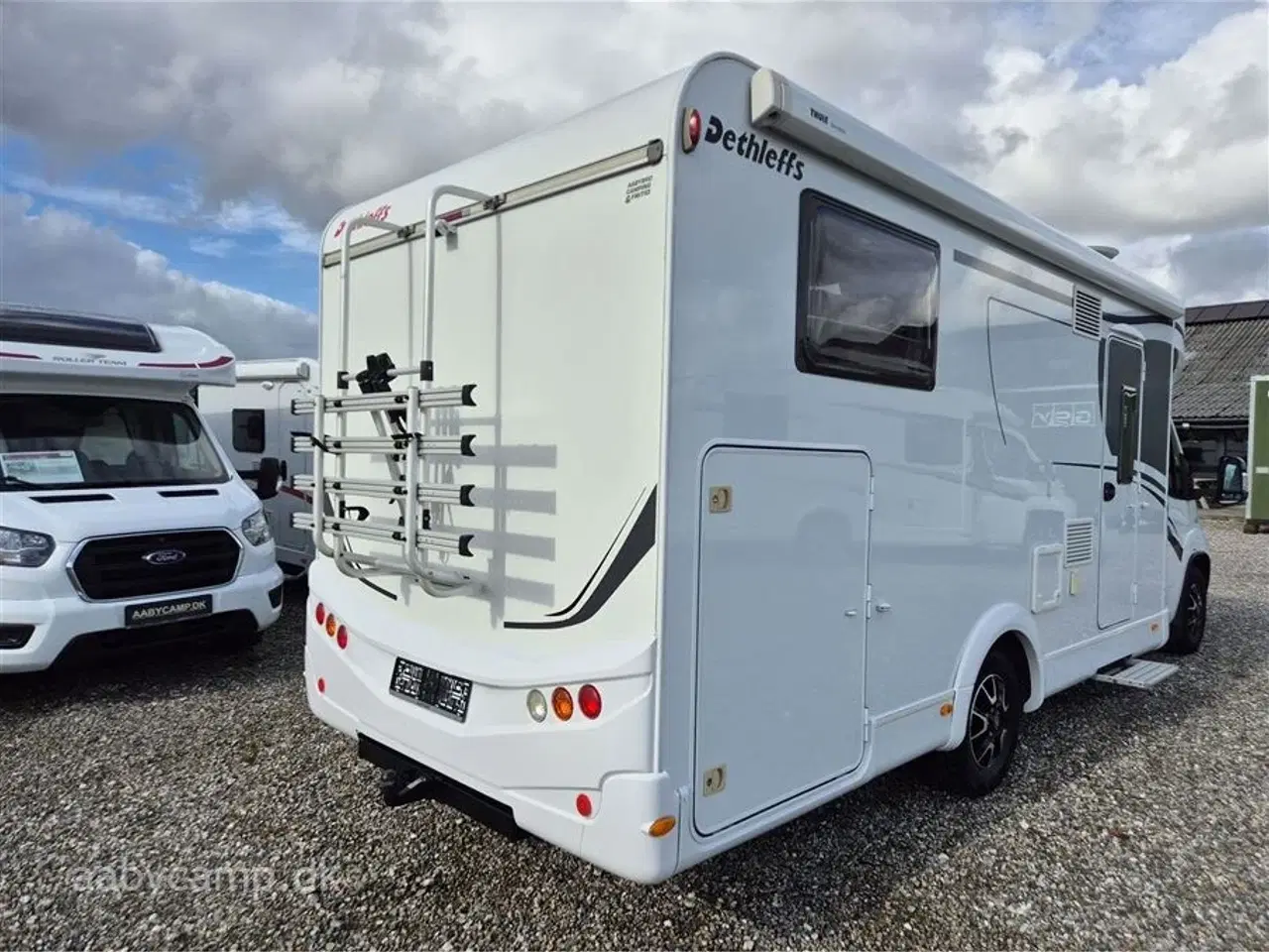 Billede 2 - 2016 - Dethleffs Trend T 7057 EB   Autocamper med anhængertræk. batteri. markise. clesana toilet. thetford ovn.cykelstativ.