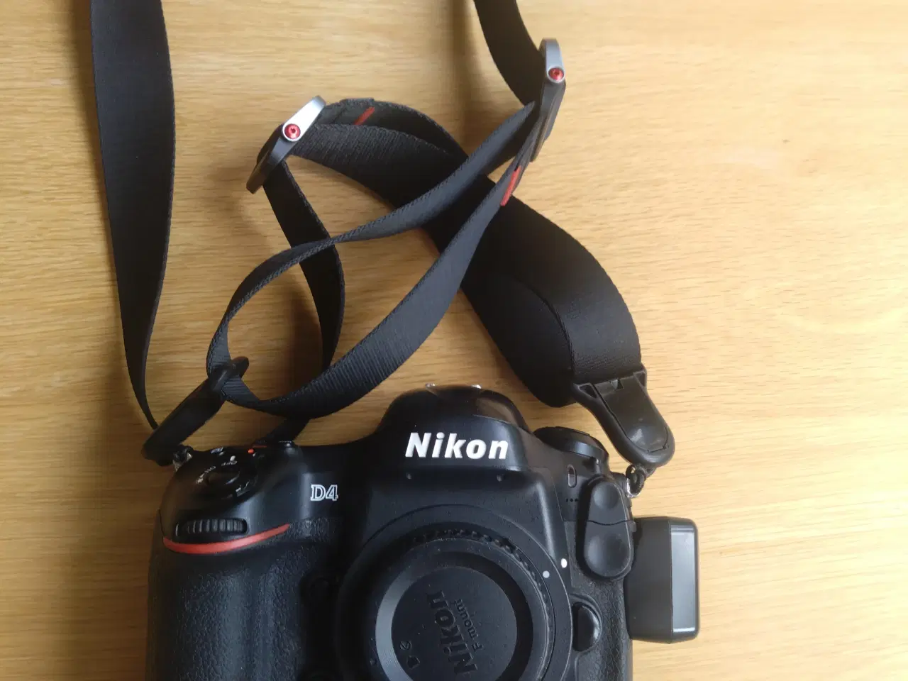 Billede 1 - Nikon D4 kamerahus