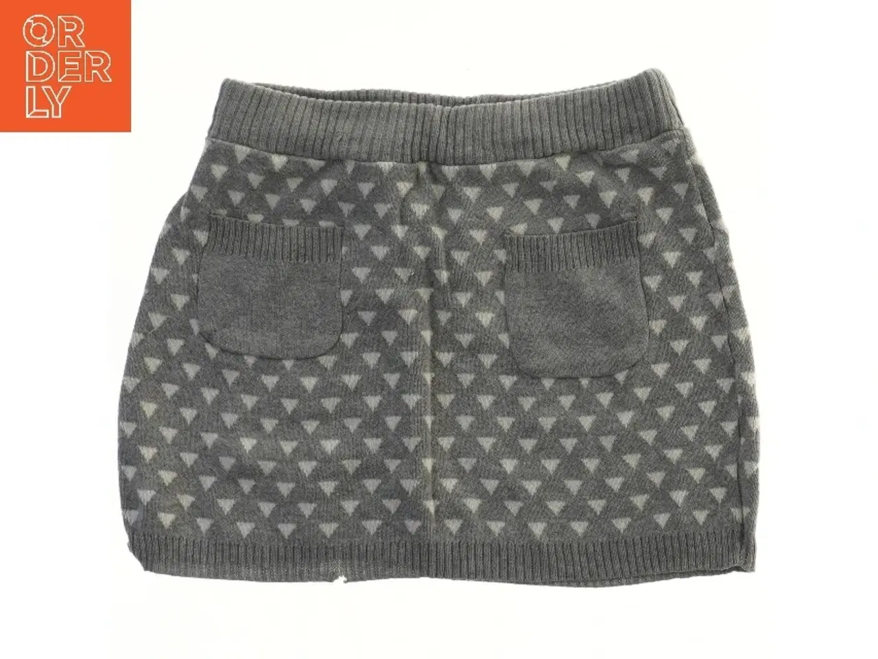 Billede 1 - Grå nederdel med trekantmønster fra H&M (str. 122)