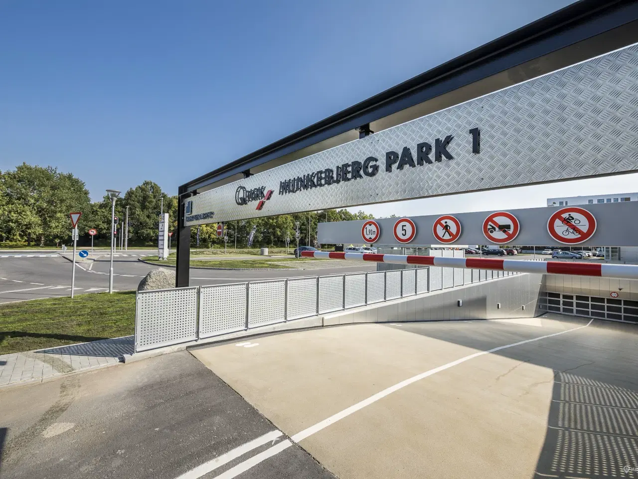 Billede 1 - Videoovervåget parkeringskælder i Odense M