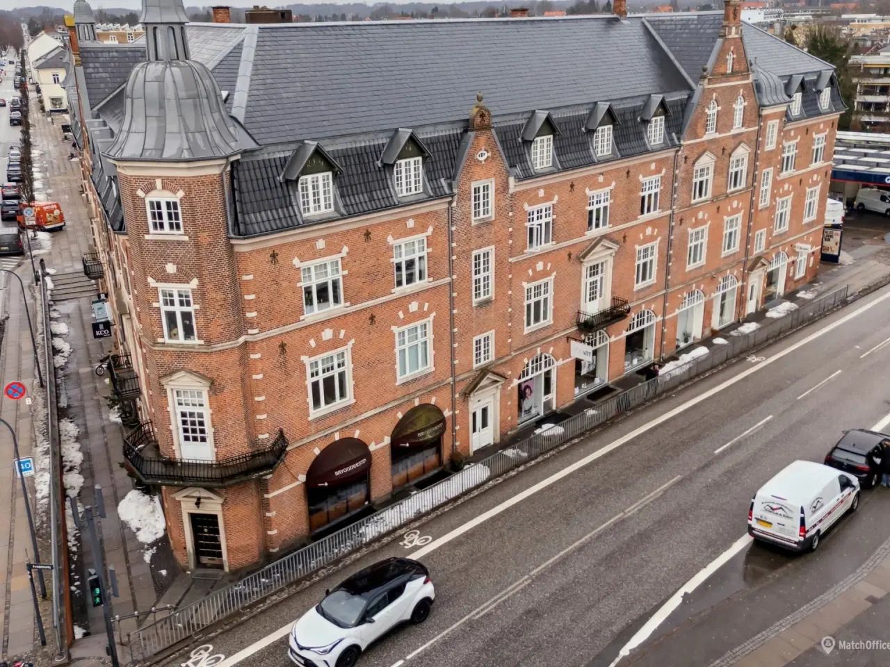 Billede 2 - Velbeliggende frisørsalon til afståelse