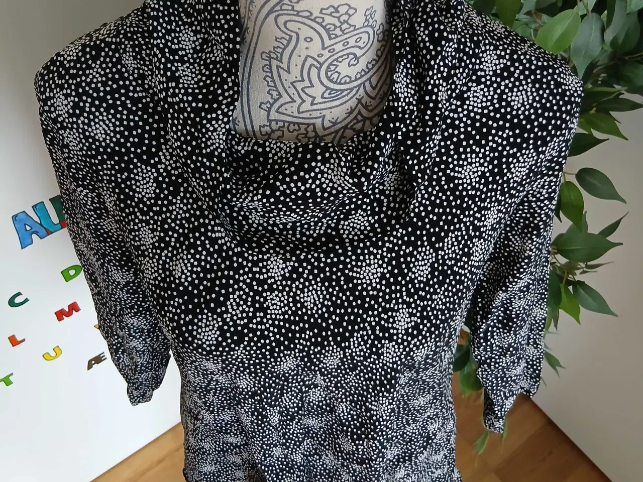 Billede 2 - Bluse. Masai. Small/36