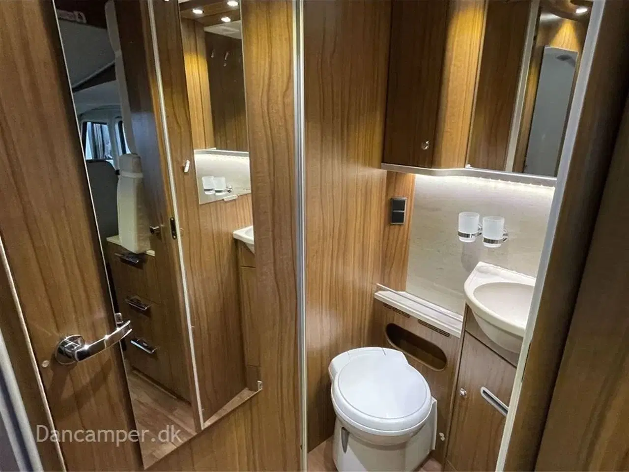 Billede 26 - 2018 - Hymer B 534 Hymermobil Unik Hymermobil med stor siddegruppe i bag og masser af udstyr. 3500 kg og køres på lille kørekort