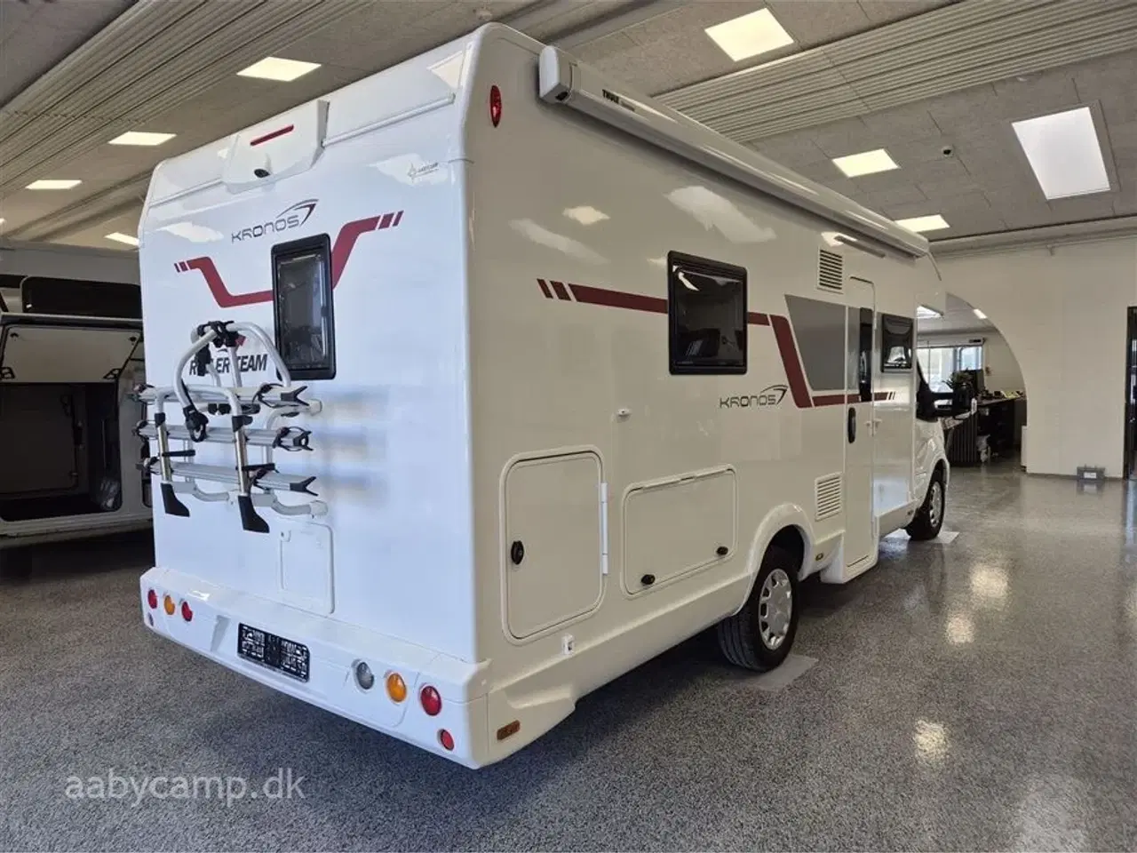 Billede 2 - 2021 - Rollerteam Kronos 282P   Automatgear. Solcelle. elektrisk markise. tv. lithium batteri. inverter. undervognsbehandlet. Bemærk kun 30,000 km!!