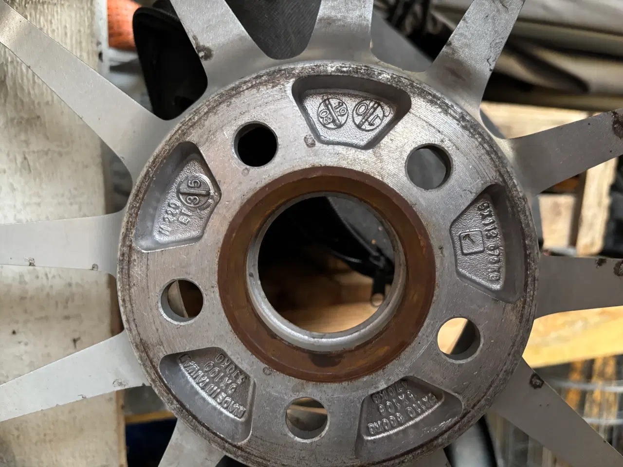 Billede 4 - Vinterdæk 205/55R16, aluminiumsfælge ET35