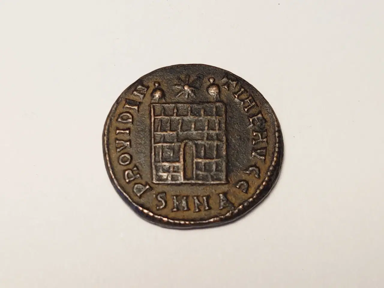 Billede 2 - Antik romersk mønt.Kejser Konstantin 310-337 e. Kr