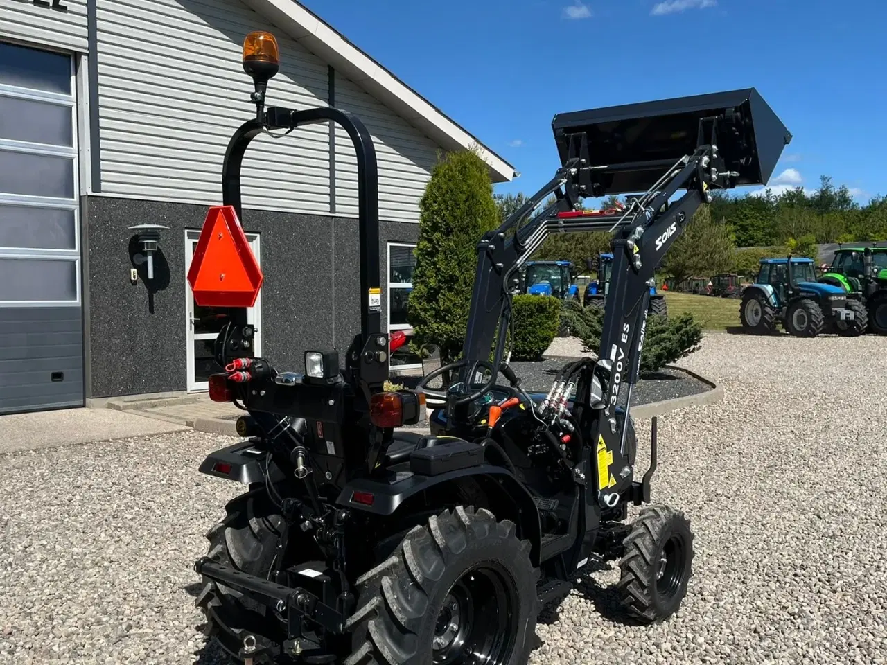 Billede 19 - Solis S26 6+2 gearmaskine Limited Edition i sort med brede hjul og Fuldhydraulisk frontlæsser