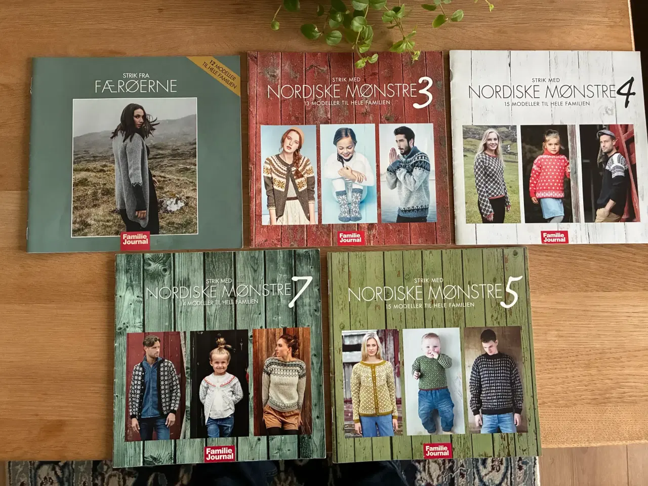 Billede 1 - 5 hæfter med strik  fra "Familie Journal"