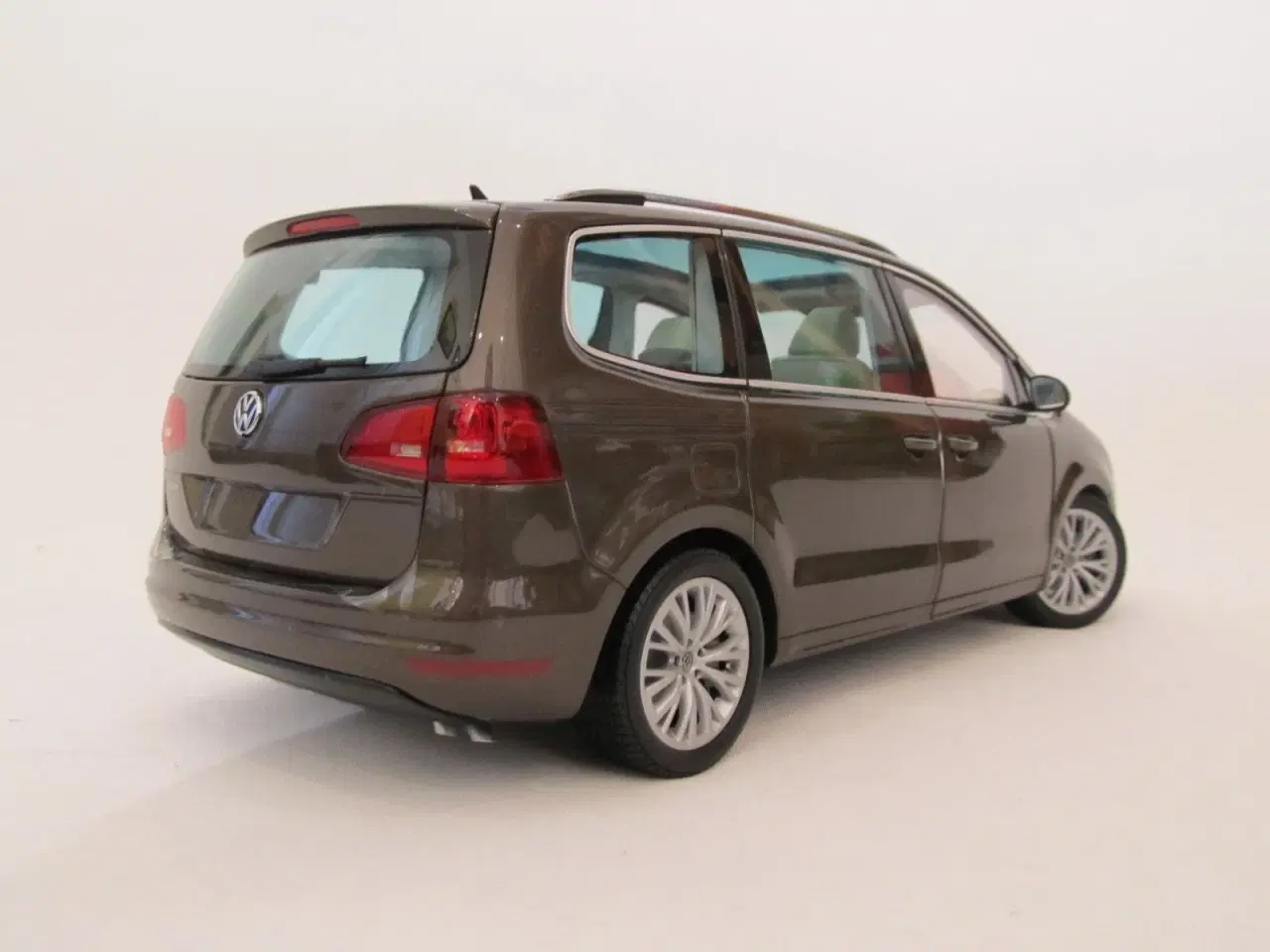 Billede 1 - 2010 VW Sharan TDI 1:18  Limited edition