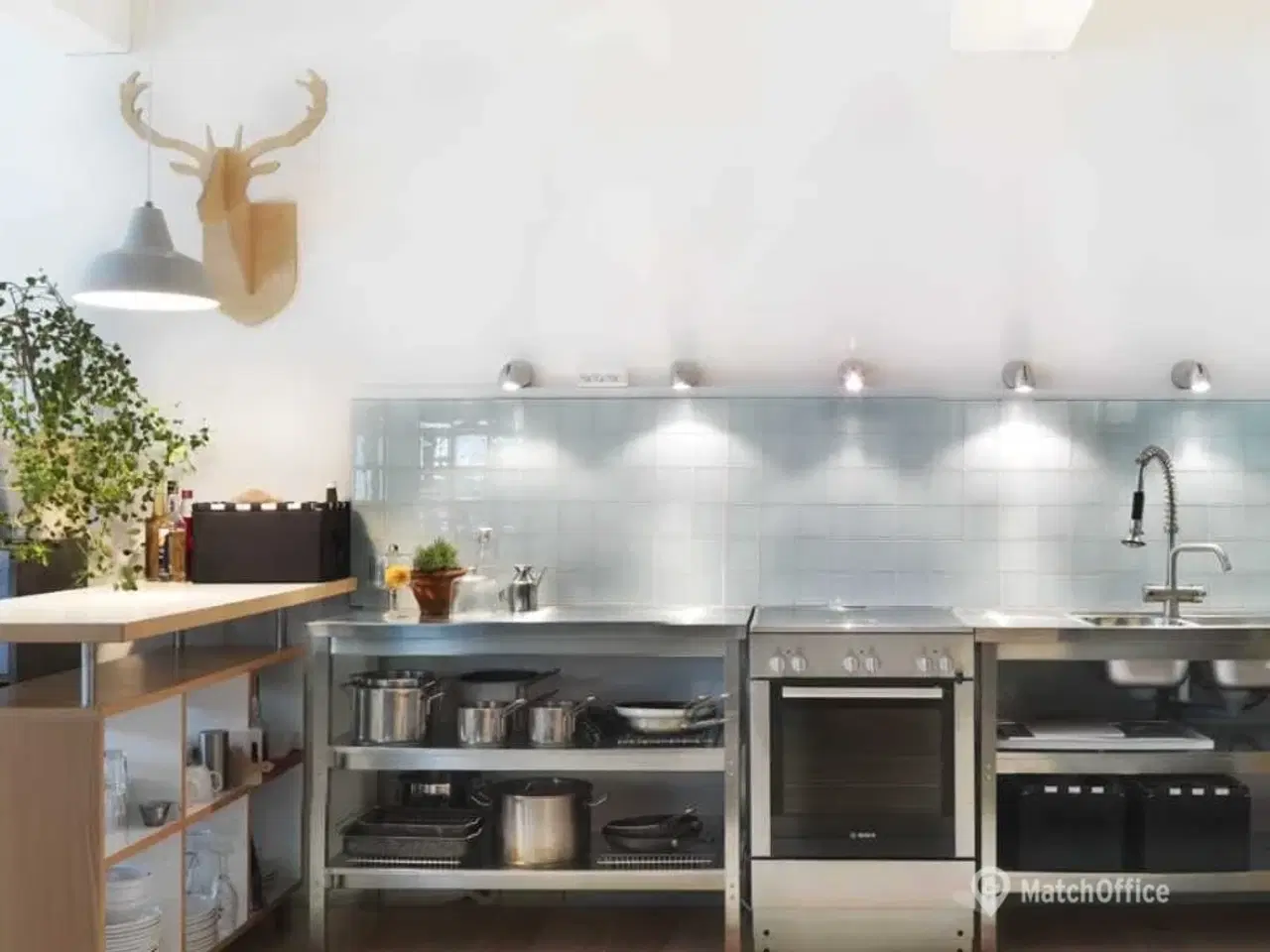 Billede 2 - VI SØGER NY LEJER TIL ET HYGGELIGT KONTORFÆLLESSKAB I AARHUS C