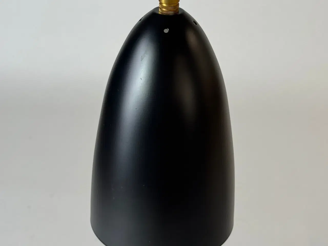 Billede 5 - Gubi Gräshoppa Pendel – Sort/Messing