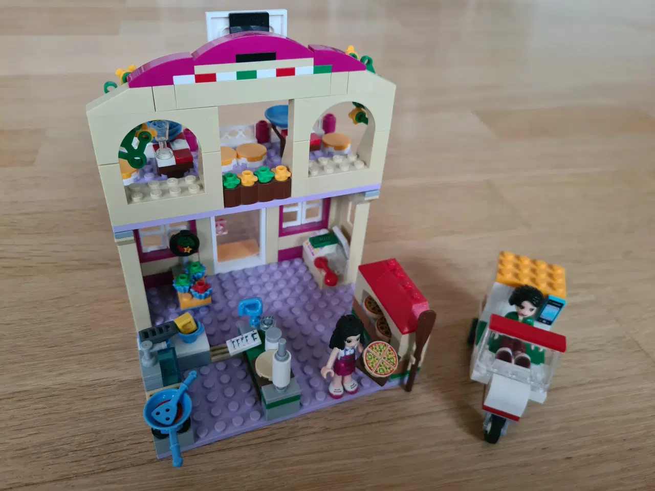 Billede 2 - LEGO Friends 41311 Heartlake pizzeria