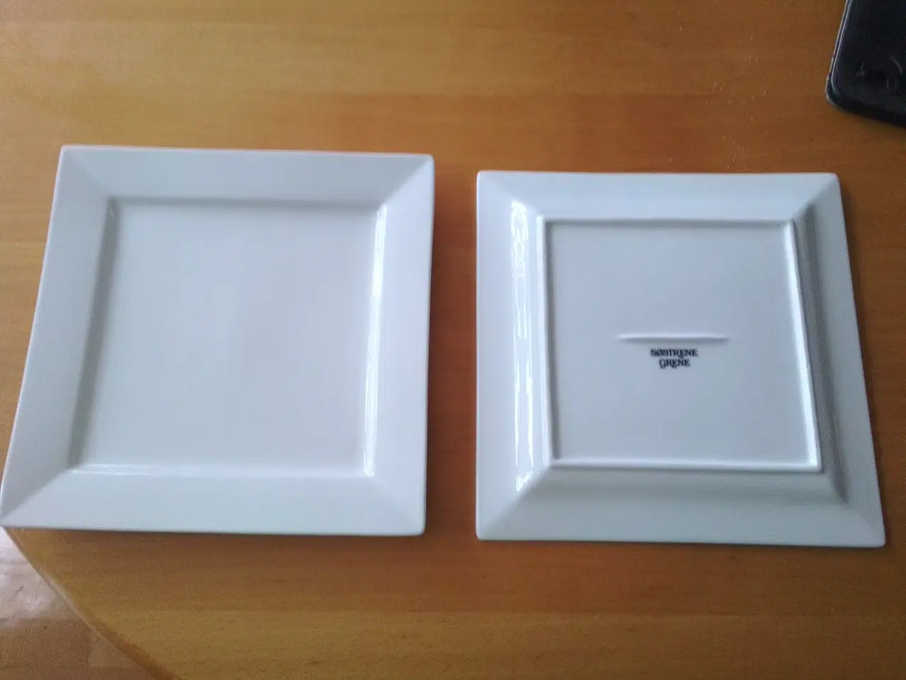 Billede 1 - Hvide firkantede tallerkener