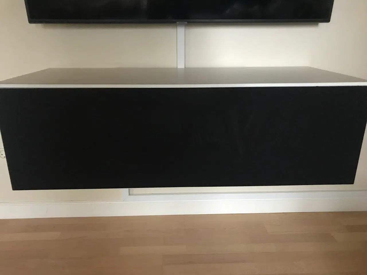 Billede 1 - TV bord væghængt