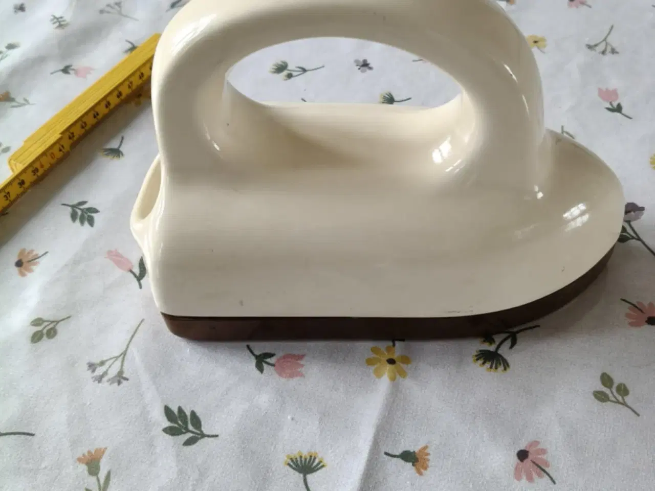 Billede 1 - super flot gamle strygejern i porcelæn vildt retro