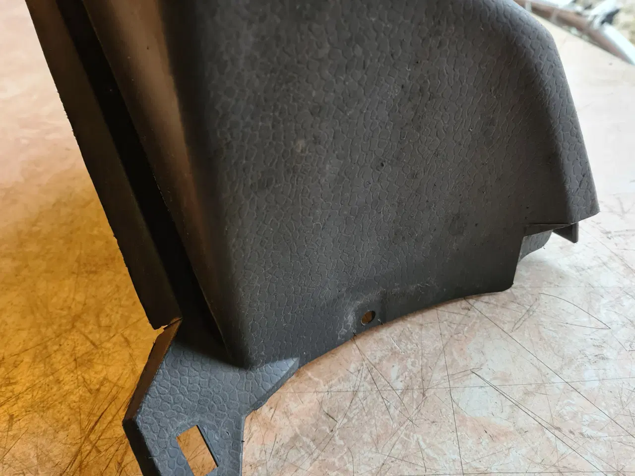 Billede 2 - Højre forreste  plast del  ved panel 