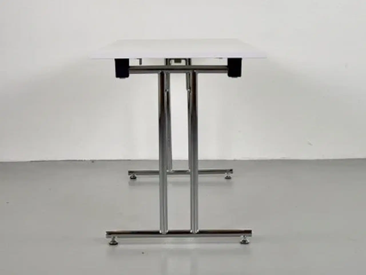 Billede 3 - Klapbord med hvid plade og krom stel