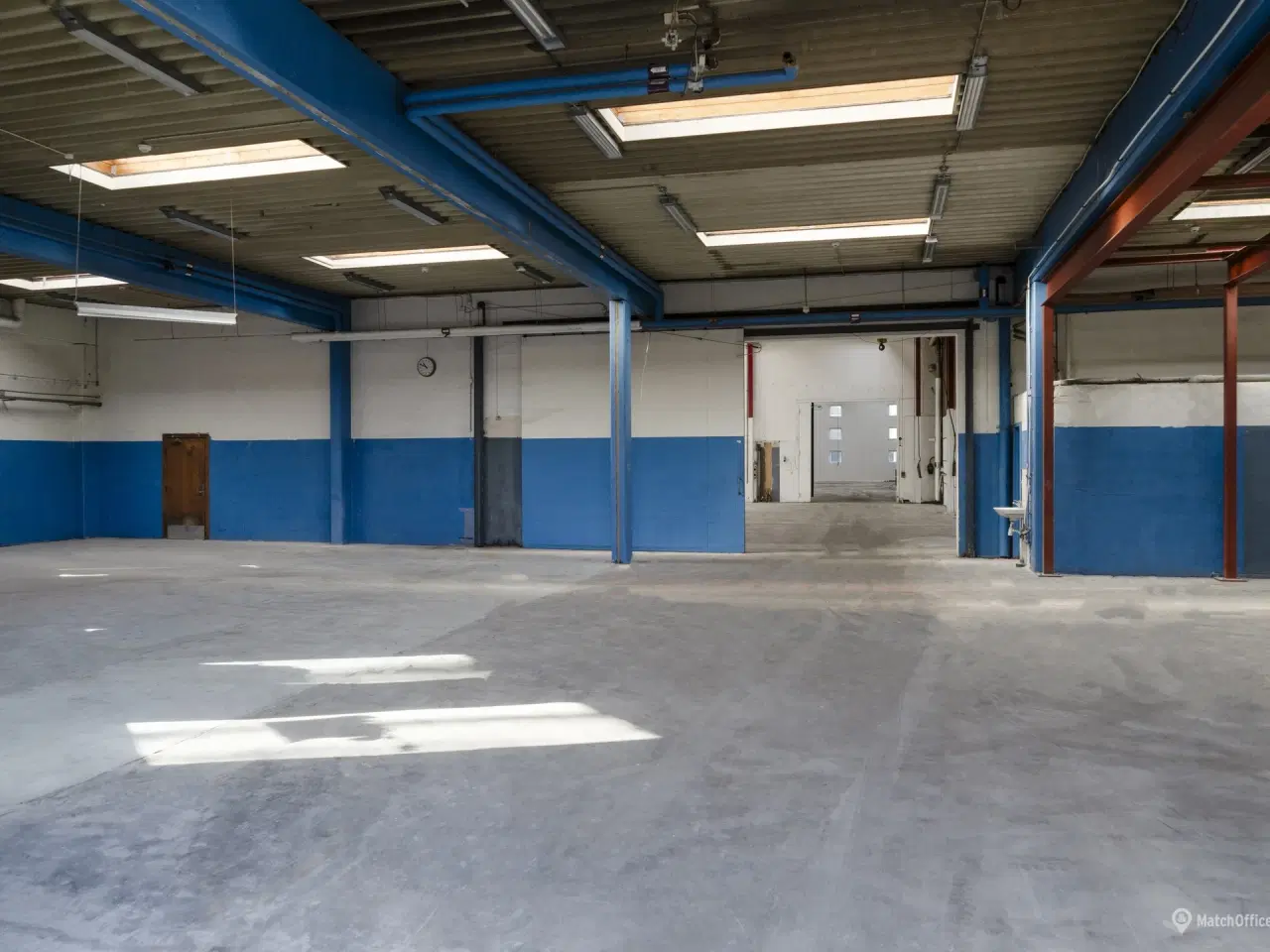 Billede 8 - Stor kontor og lagerejendom med ledige lejemål i varierende størrelser som gør det muligt at finde et lejemål efter behov