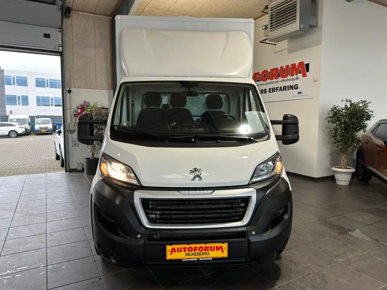 Billede 2 - Peugeot Boxer 335 2,2 BlueHDi 140 L3 Plus Alukasse m/lift