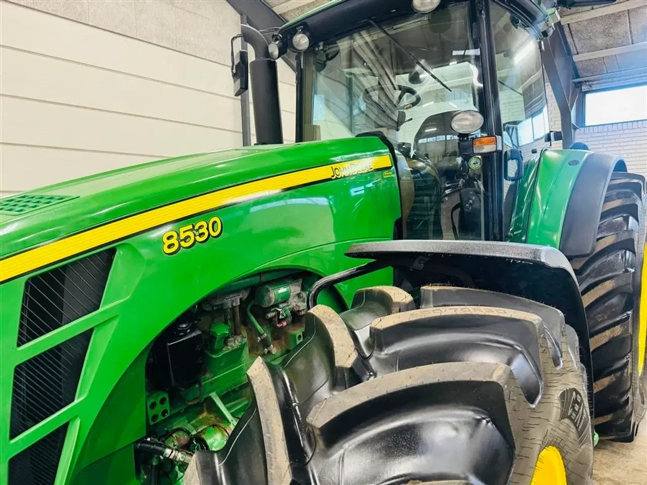 Billede 9 - John Deere 8530 Autopower Monteret med luft, frontlift og står på nye dæk.