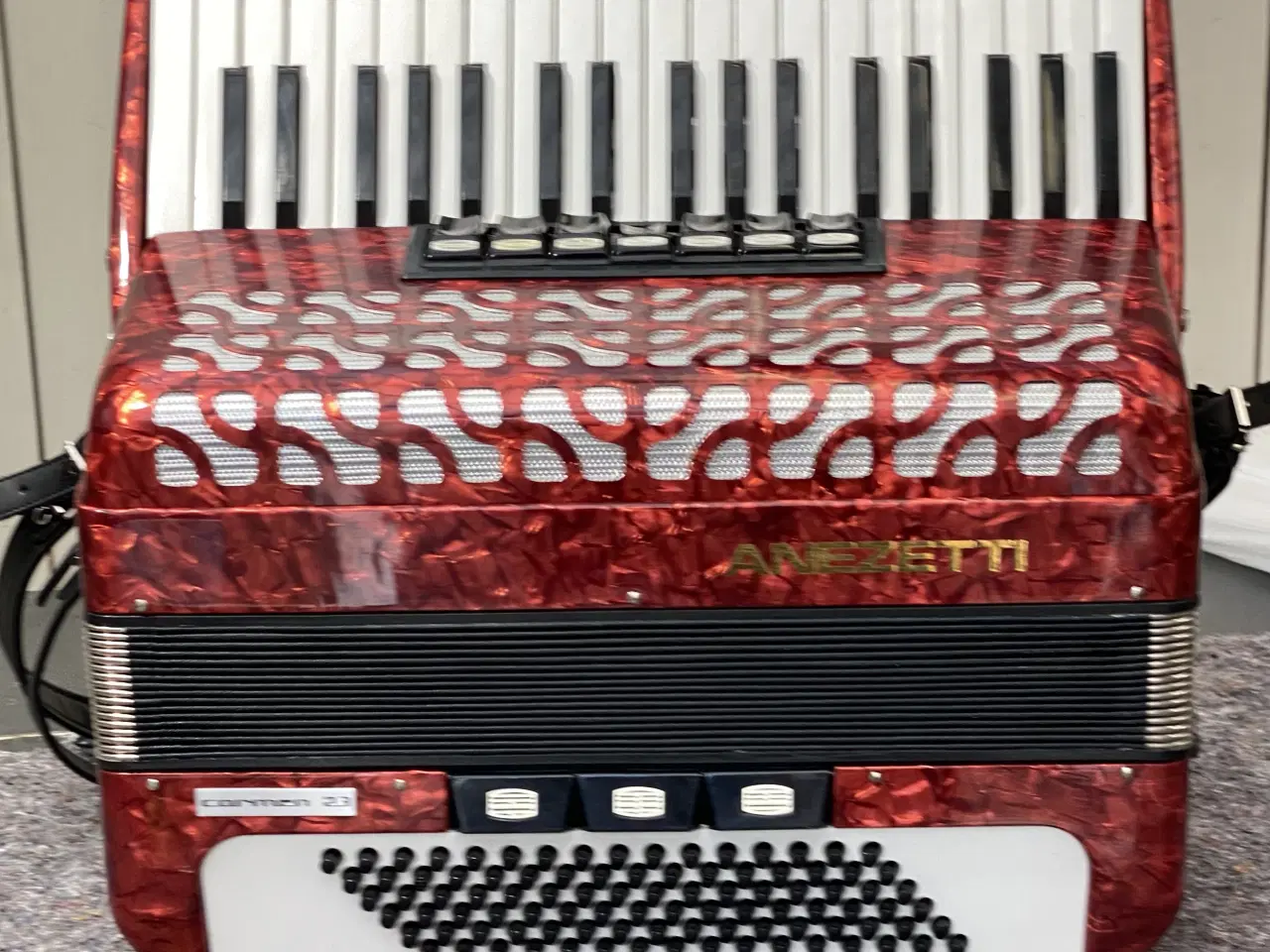 Billede 13 - ANEZETTI harmonika – 37 tangenter – flot blodrød