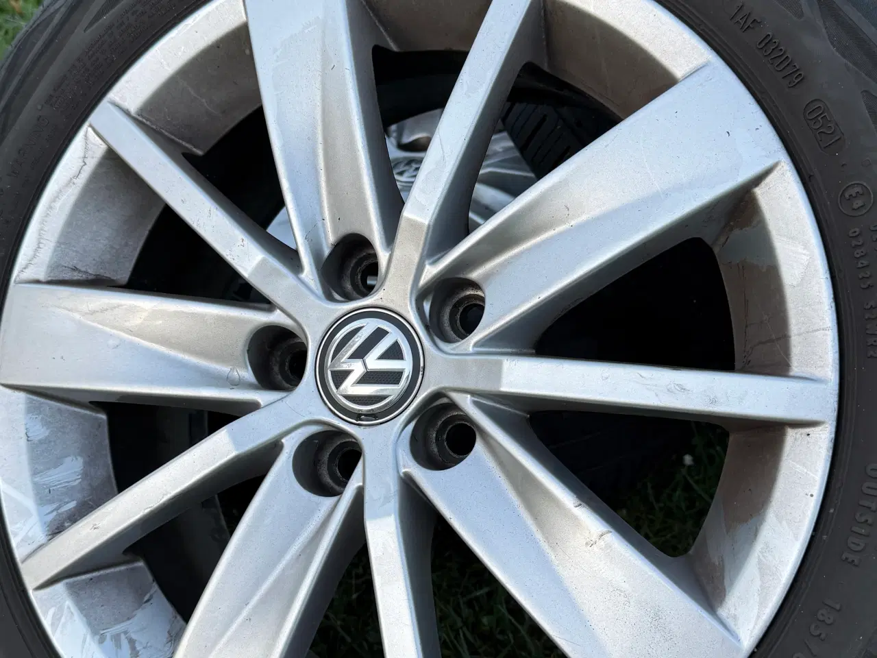 Billede 3 - VW Polo originale alufælge med sommerdæk.