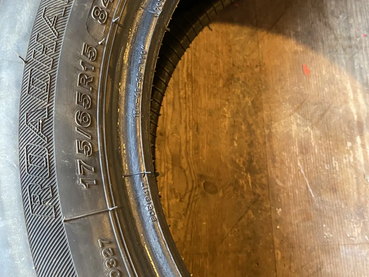 Billede 5 - Næsten nye sommerdæk