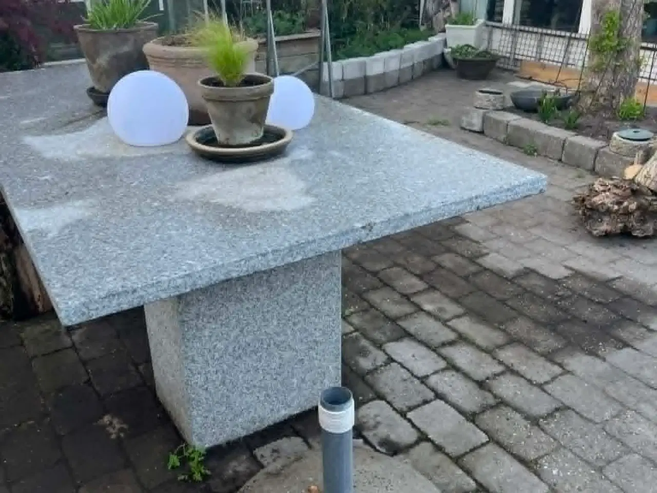 Billede 1 - Massivt tungt bord