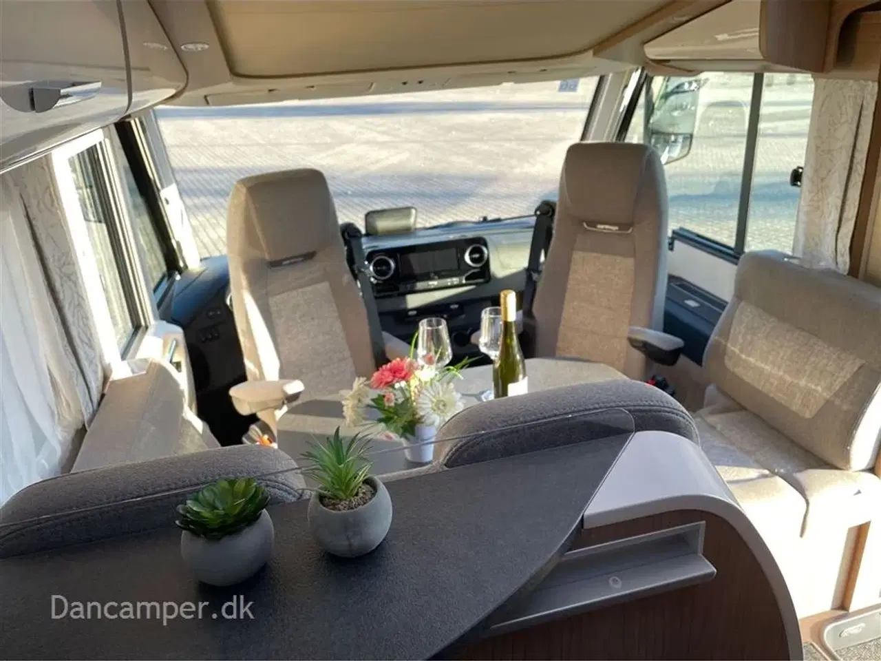 Billede 7 - 2026 - Carthago c-tourer I 145 LE   Design og komfort når det er bedst! MERCEDES 170 Hk, 9-trin aut.gear, adaptiv fartpilot,  4,2/4,5 tons totalvægt