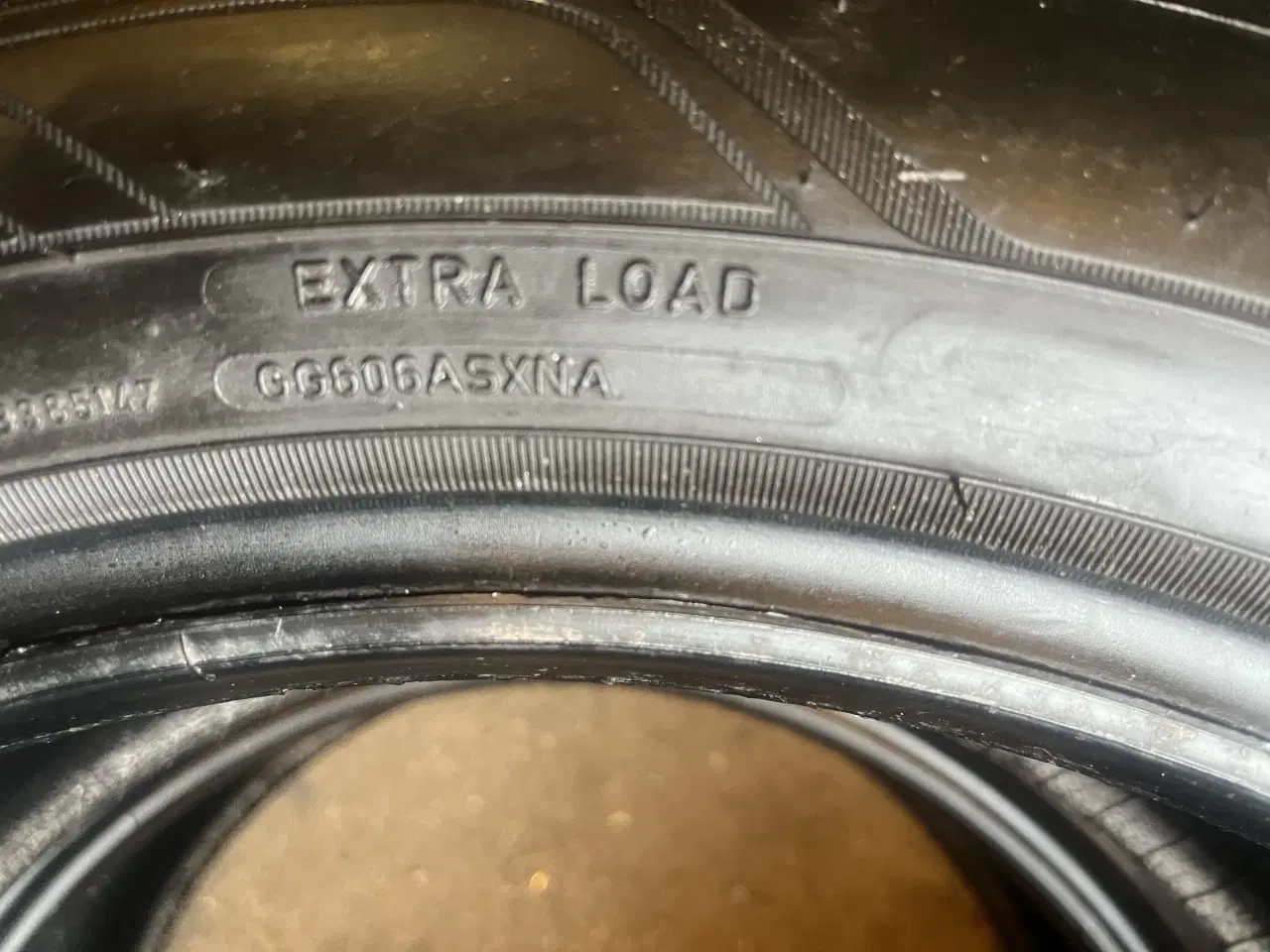 Billede 4 - 215-50-17 Sommerdæk Goodyear. 2 stk.