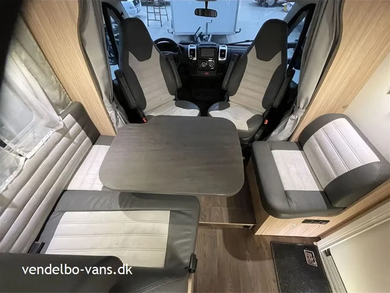 Billede 5 - 2021 - SunLight T 68 Adventure Edition   Enkeltsenge og stor garage