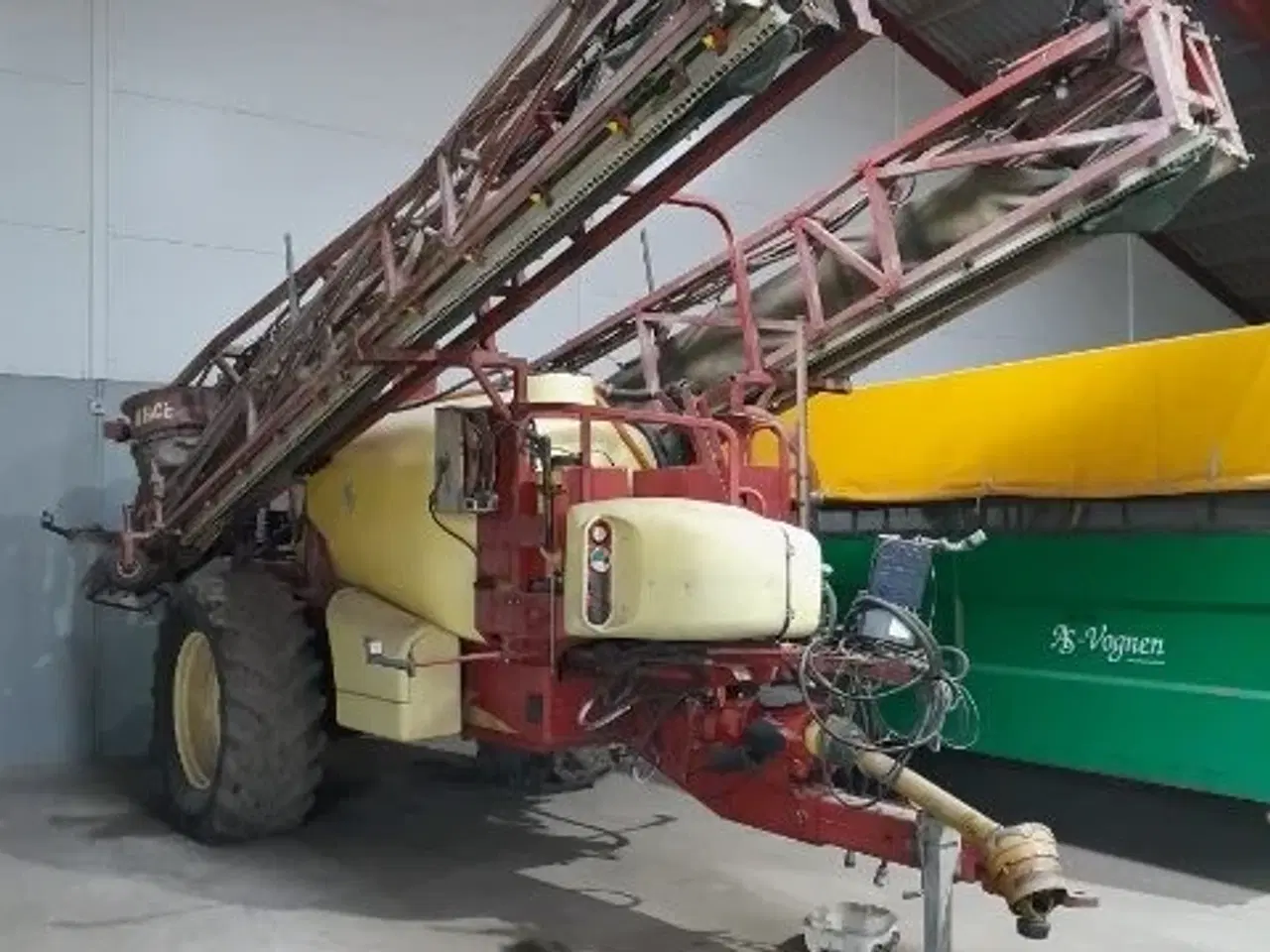 Billede 1 - Hardi Comander 4200 Plus, Twin 28 meter. Årg. 2003