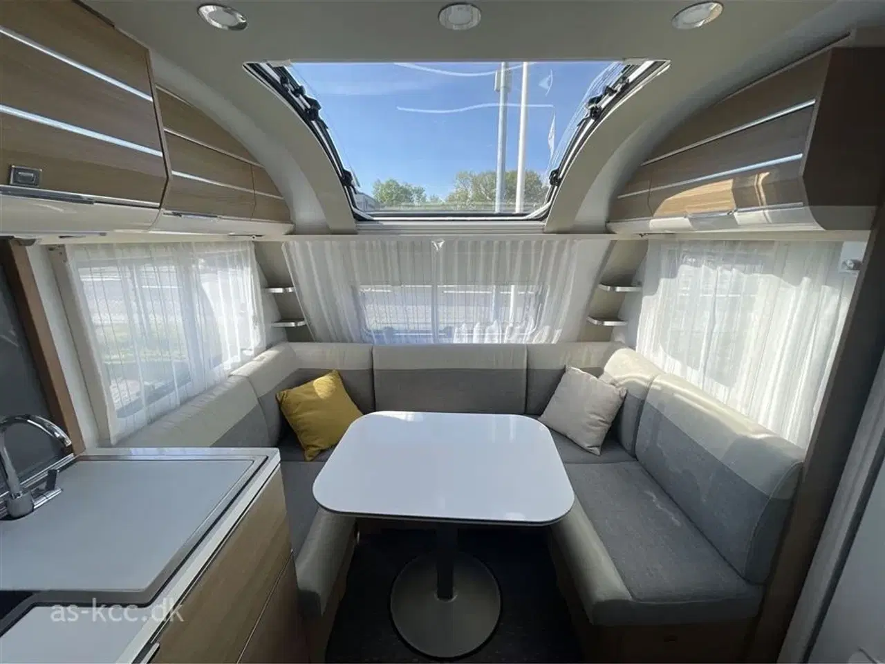Billede 5 - 2021 - Adria Adora 572 UT   Adria Adora 572 UT årg. 2021 incl, mover, Isabella Sun Shine, cykelstativ 4 sovepladser, 5 siddepladser