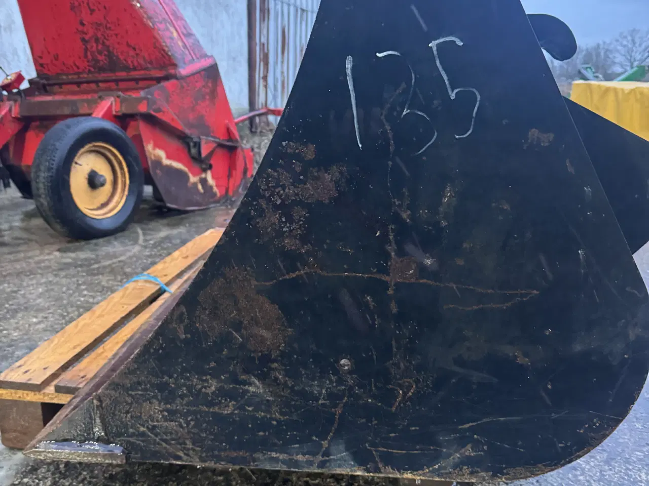 Billede 3 - Skovl med Giant beslag