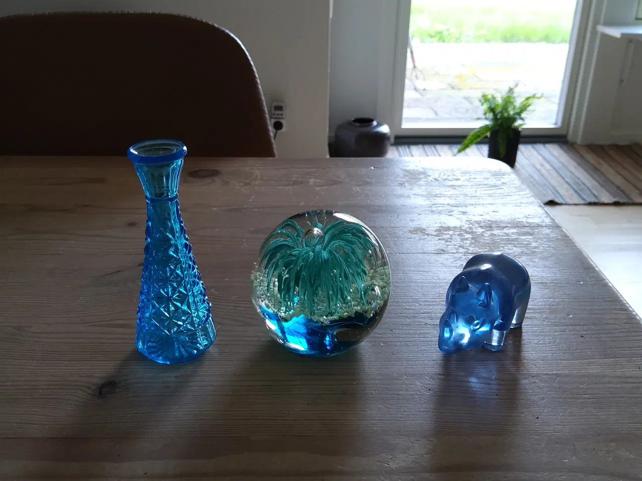Billede 4 - Brevpresser og glas vase 