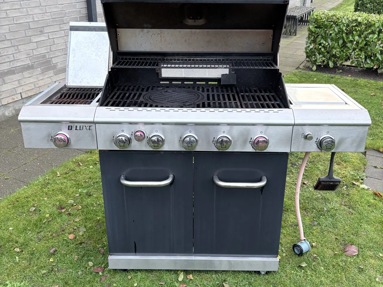 Billede 2 - Stor gasgrill med diverse tilbehør