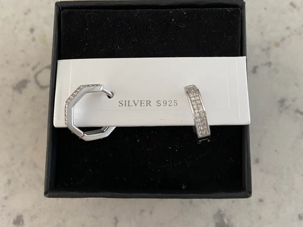 Billede 1 - Stilren sølv smykker