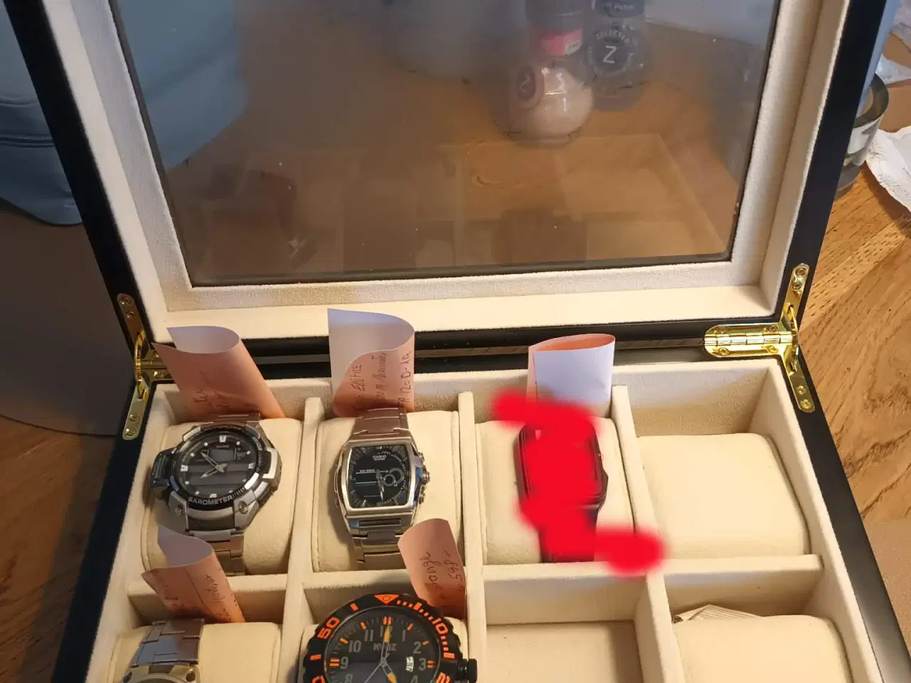 Billede 2 - Ur-samling - 3 stk. Casio og 1 stk. Kaoz i kasse.