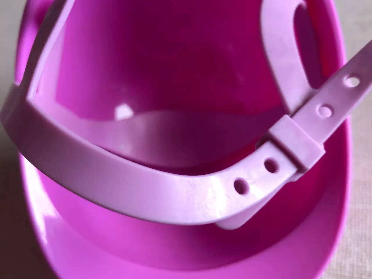 Billede 2 - Dukkehjelm