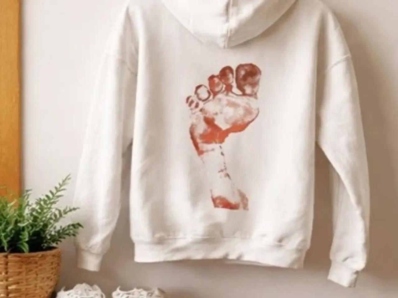 Billede 2 - Hvid sweatshirt fra Dansens dage 2011. I god stand