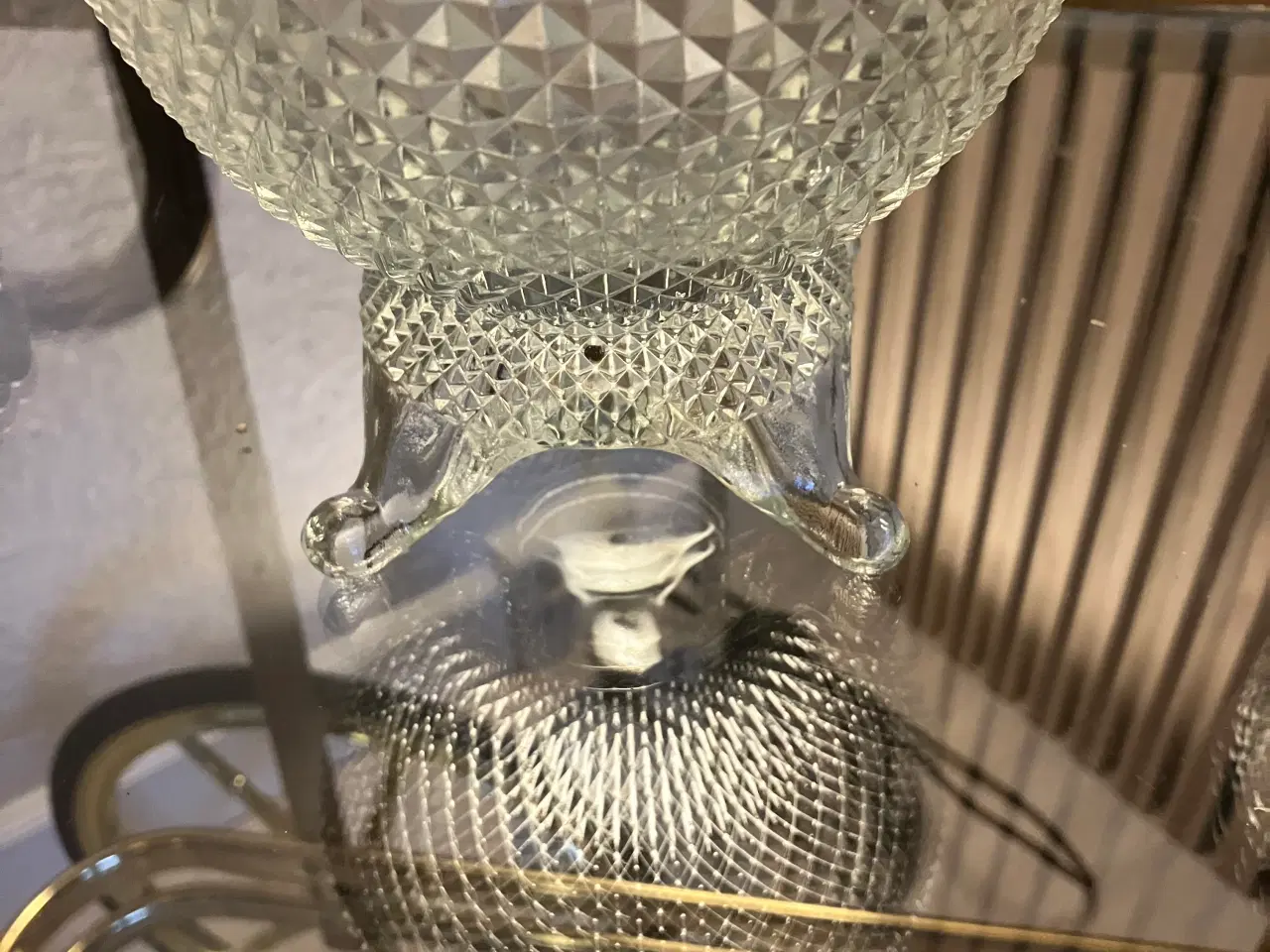 Billede 5 - Smukke Bon Bonniere i presset glas-solgt