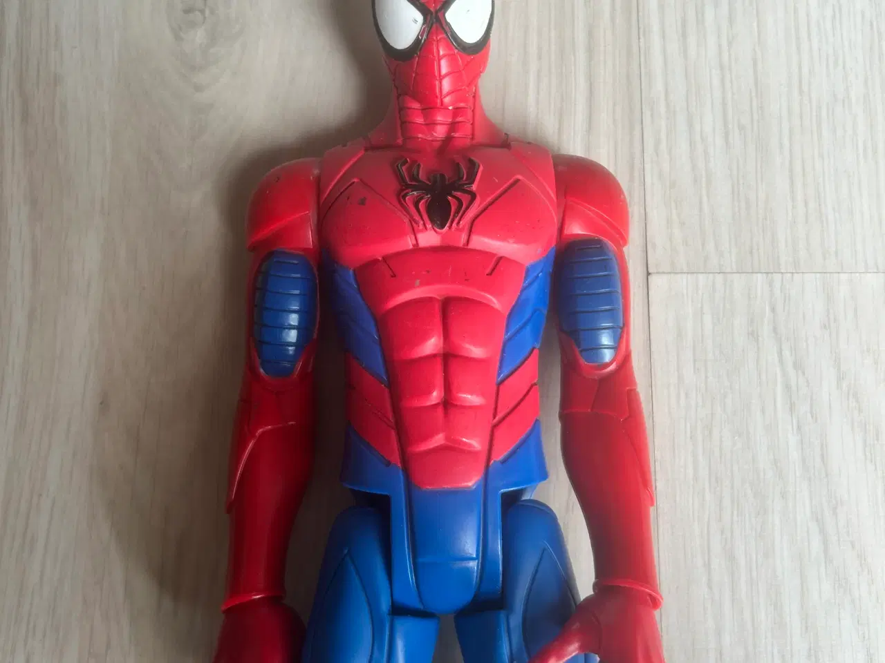 Billede 4 - spiderman figur     