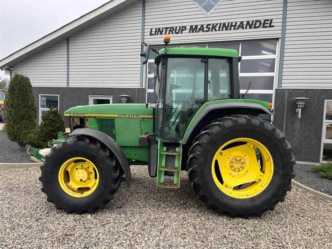 Billede 9 - John Deere 6800 Med frontlift.