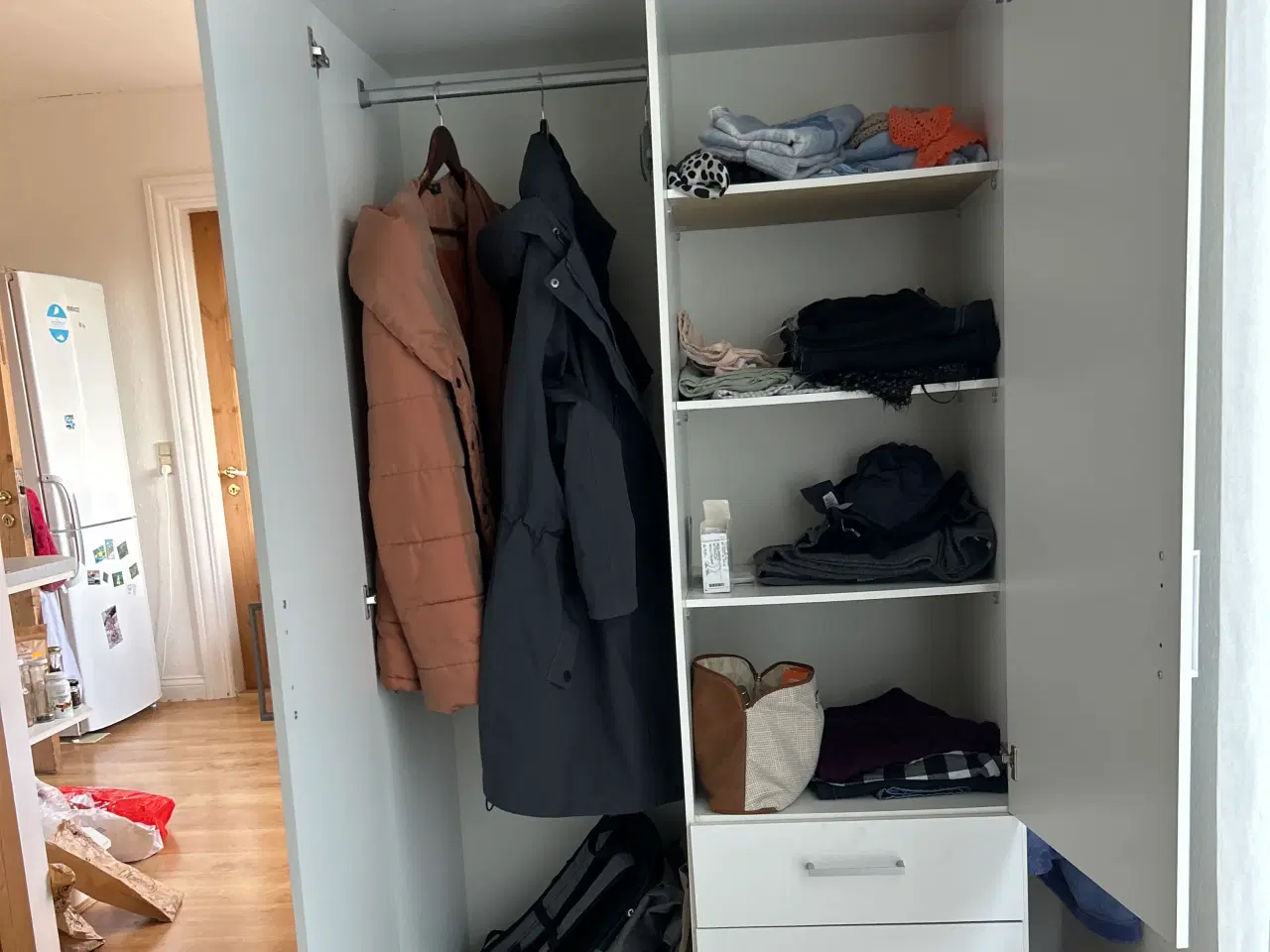 Billede 2 - Garderobe 